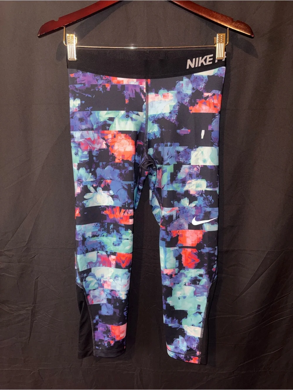 Nike Pro Capri Flower Jams Leggings